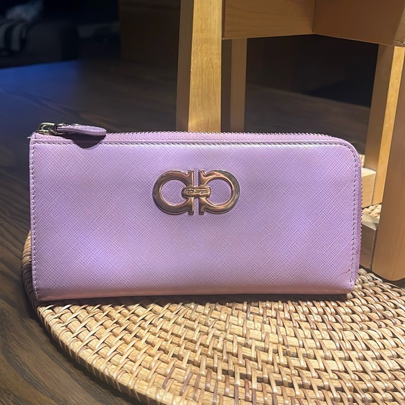 Salvatore Ferragamo 紫 ケース FERRAGAMO - 新品 フェラガモ